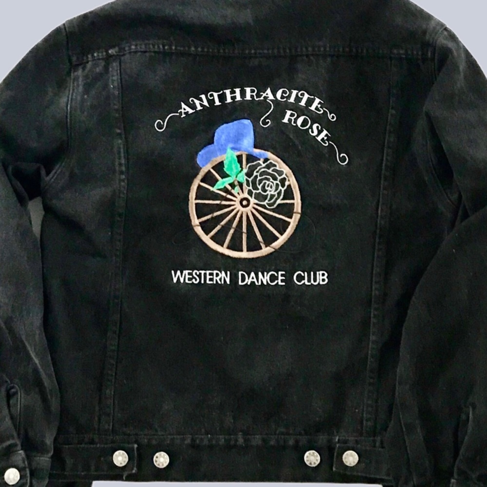 ❤️SOLD❤️ VTG. ANTHRACITE ROSE EMBROIDERED DENIM JACKET